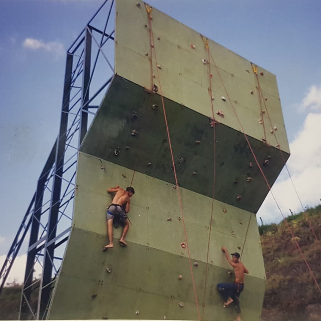 Registro histórico de escalada em parede